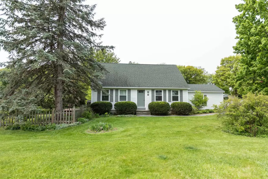 62 Willow CIR, Colchester, VT 05446