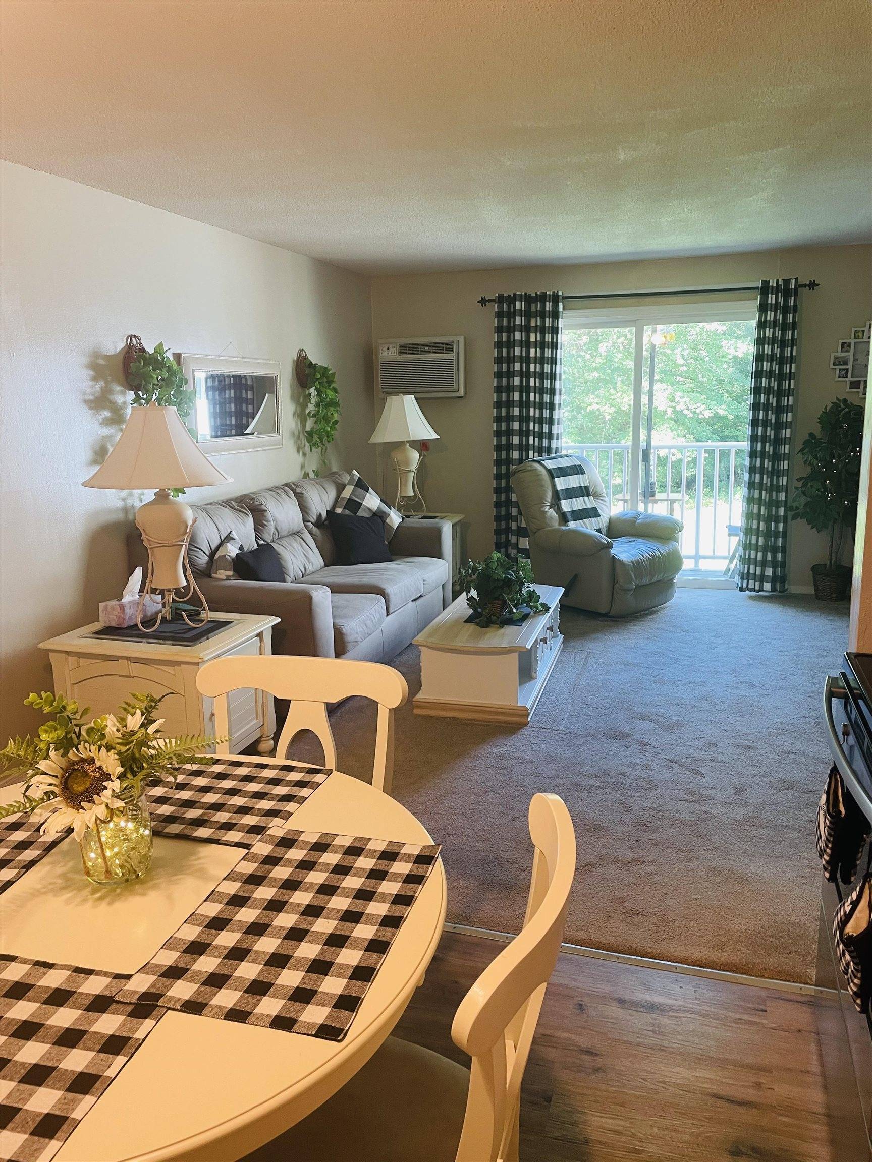 Londonderry, NH 03053,69 Constitution DR #69E