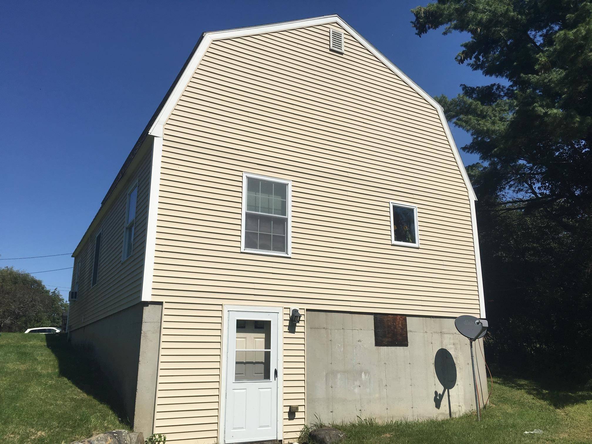 Durham, NH 03824,118 Dover RD