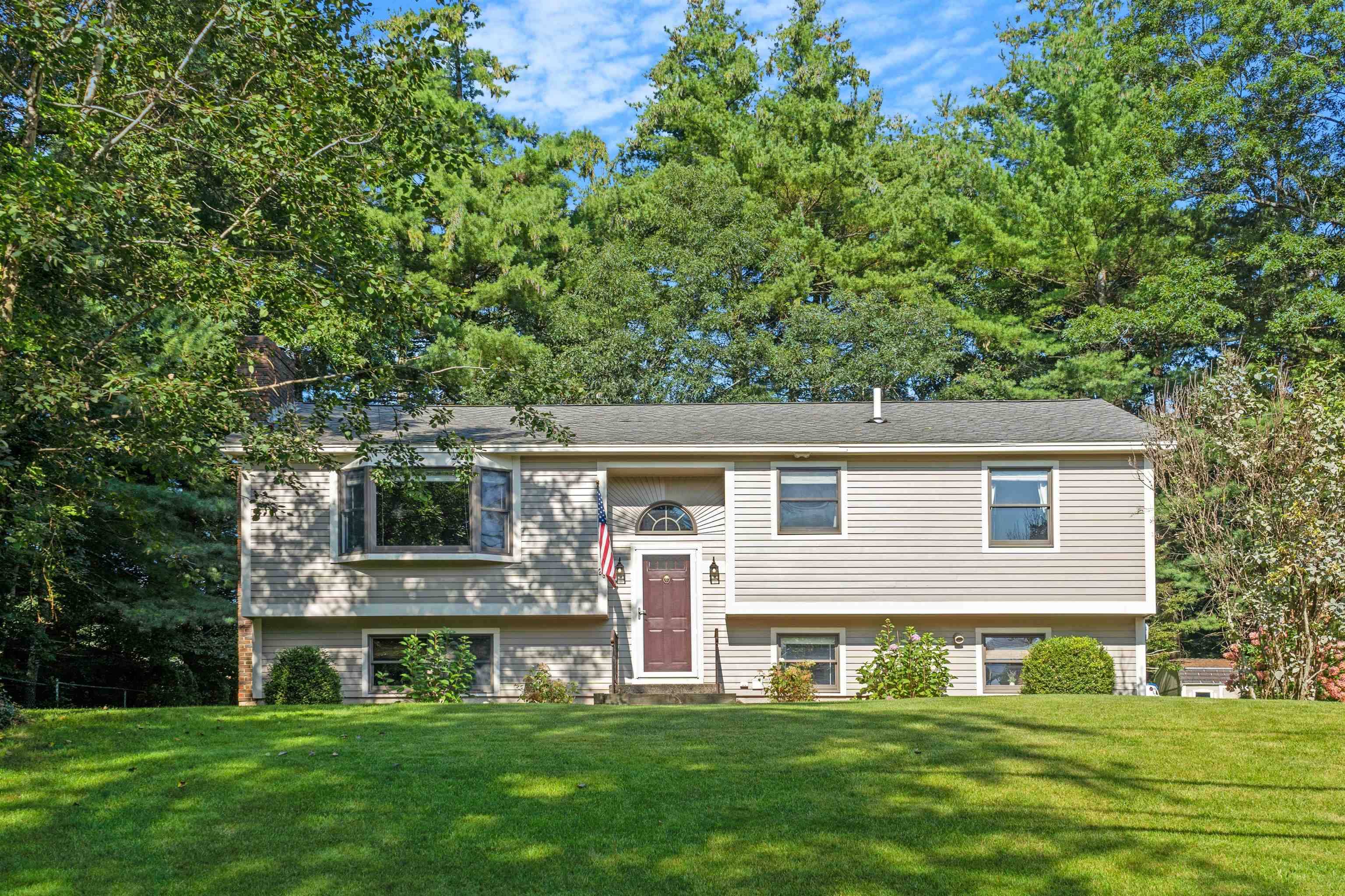 29 Country Side DR, Nashua, NH 03062-0000