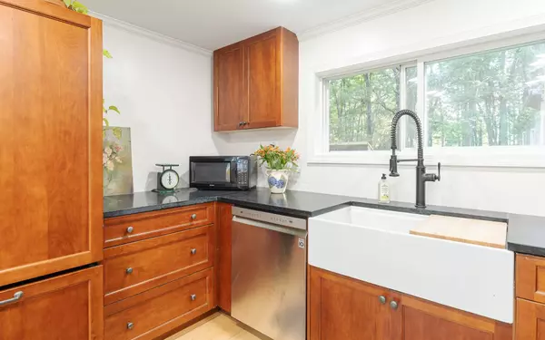 Chesterfield, NH 03462,35 Pierce RD