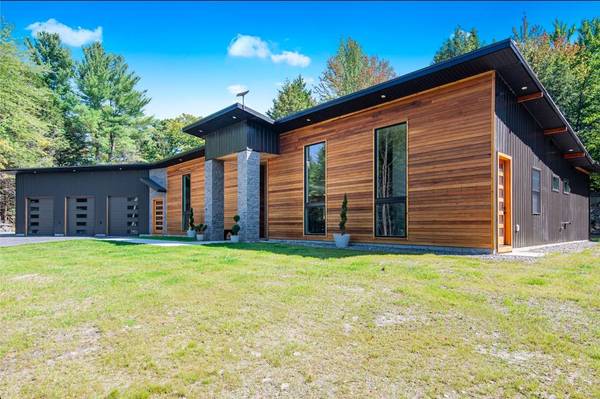 2076 Stanley RD, Franklin, VT 05457