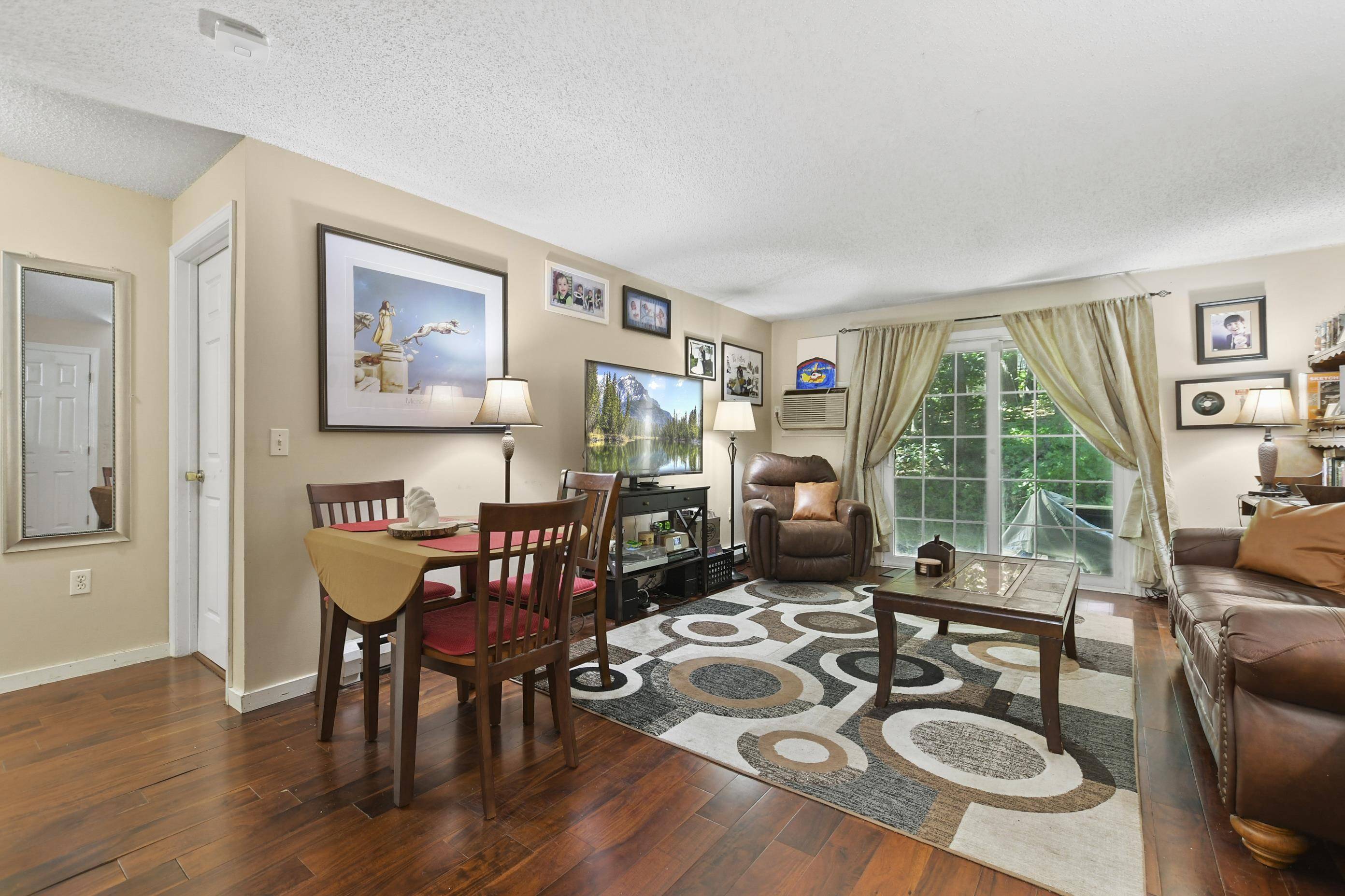 2 Oak Hill LN #203,  Nashua,  NH 03062