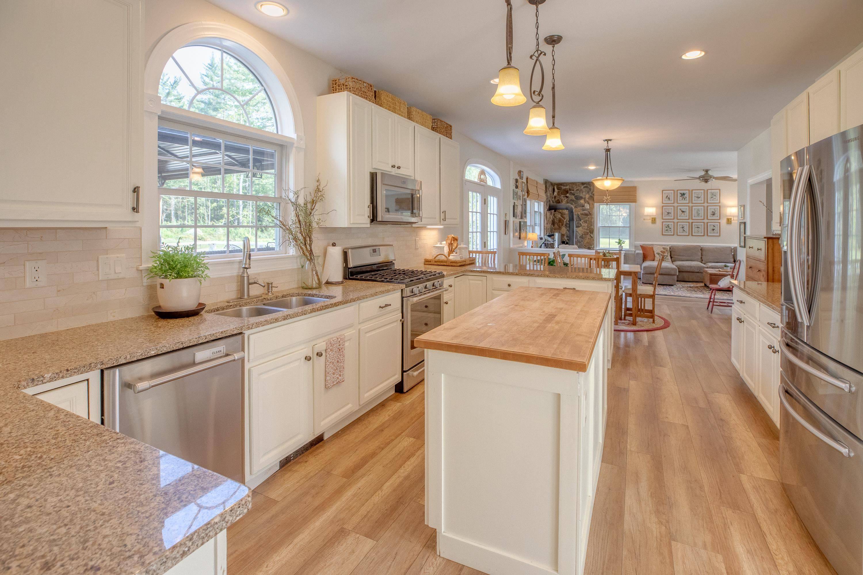 Littleton, NH 03561,38 River View DR