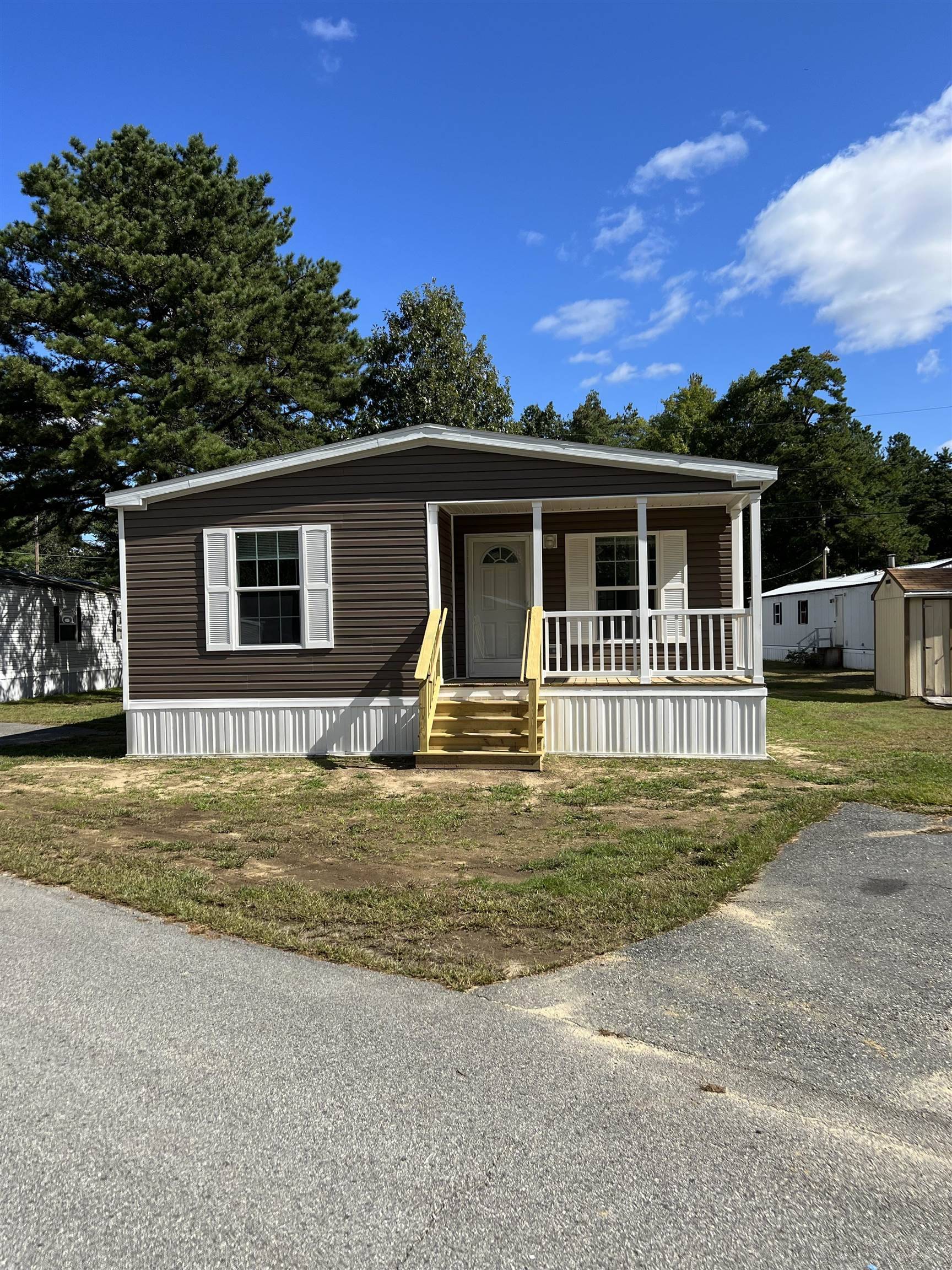 37 Robbins ST, Hinsdale, NH 03451