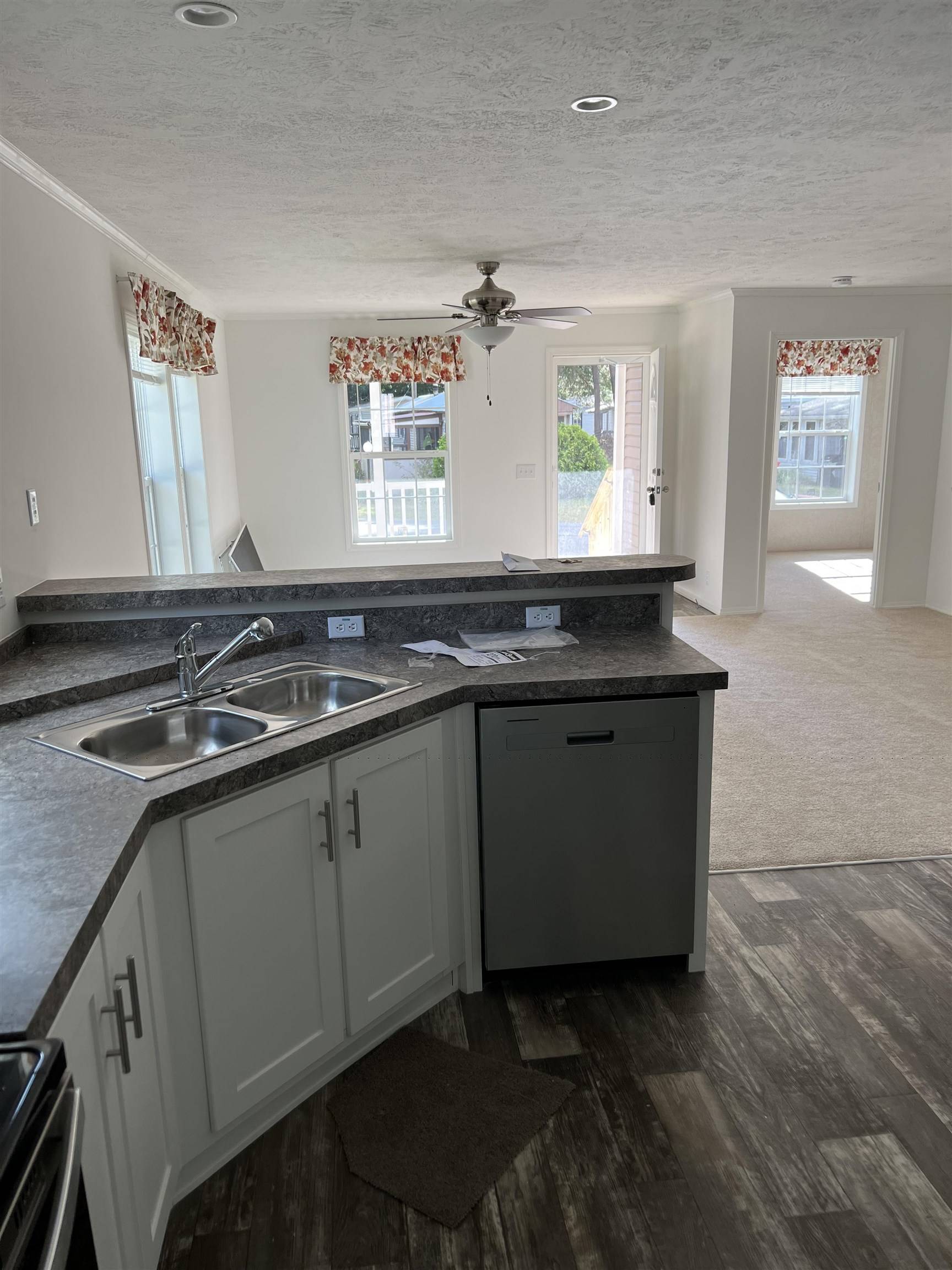 Hinsdale, NH 03451,37 Robbins ST