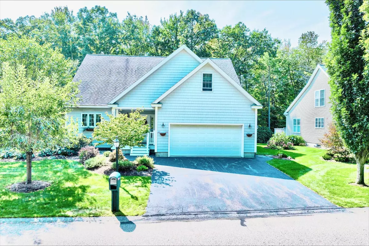 Stratham, NH 03885,6 Vineyard DR