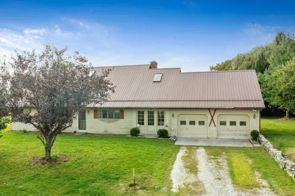 Isle La Motte, VT 05463,223 Sunset View LN