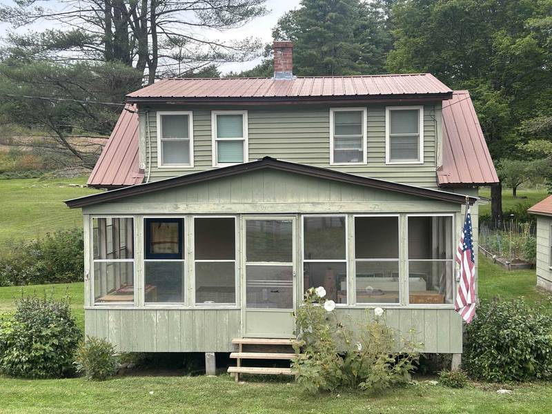 117 Chester RD, Springfield, VT 05156