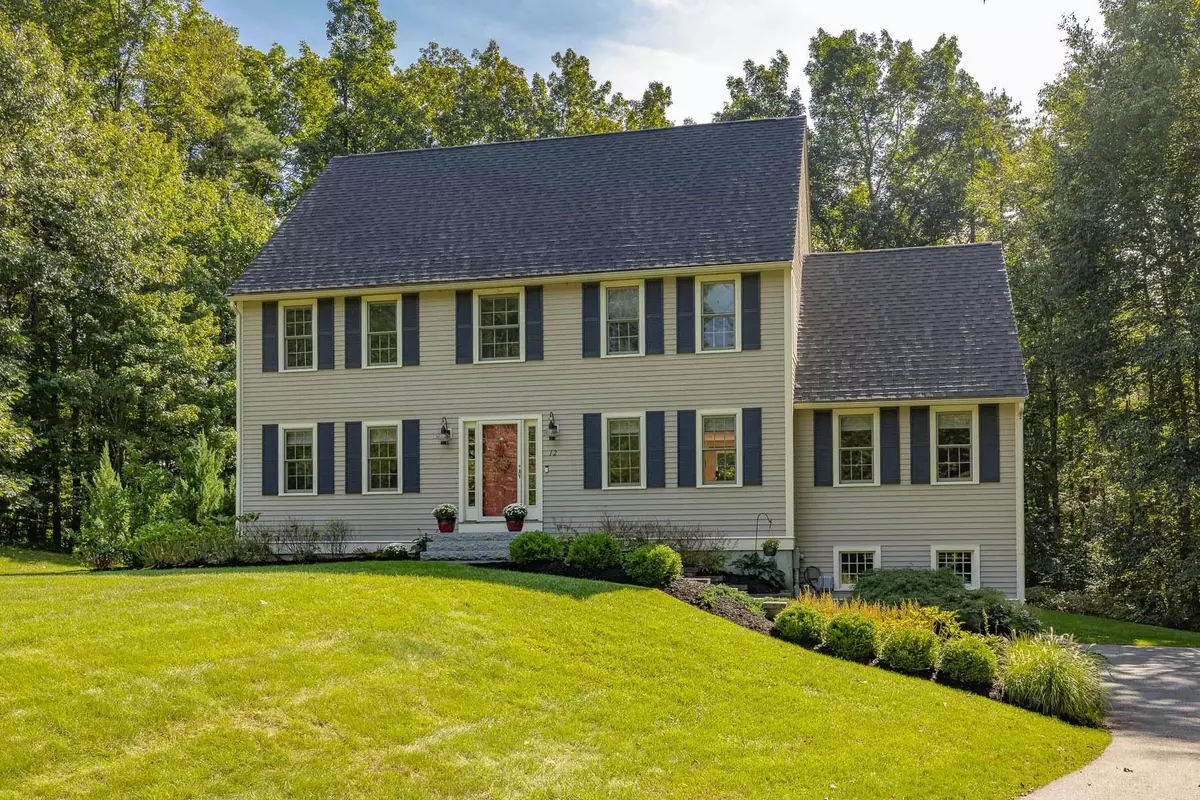 Kingston, NH 03848,12 Meadow Wood RD
