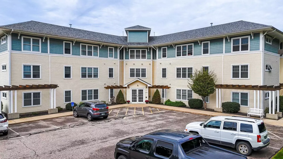 Hampton, NH 03842,597-R Lafayette RD #103