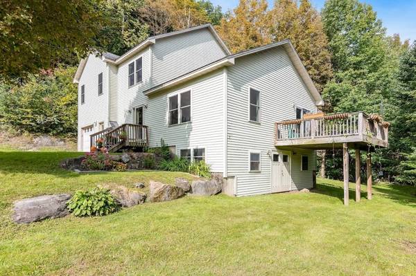 300 Juniper LN, Monkton, VT 05469