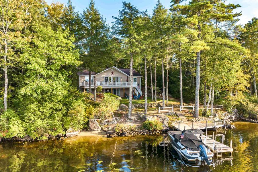 78 Castle Shore RD, Moultonborough, NH 03254