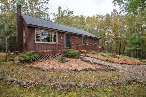 28 Jacob LN, Lee, NH 03861