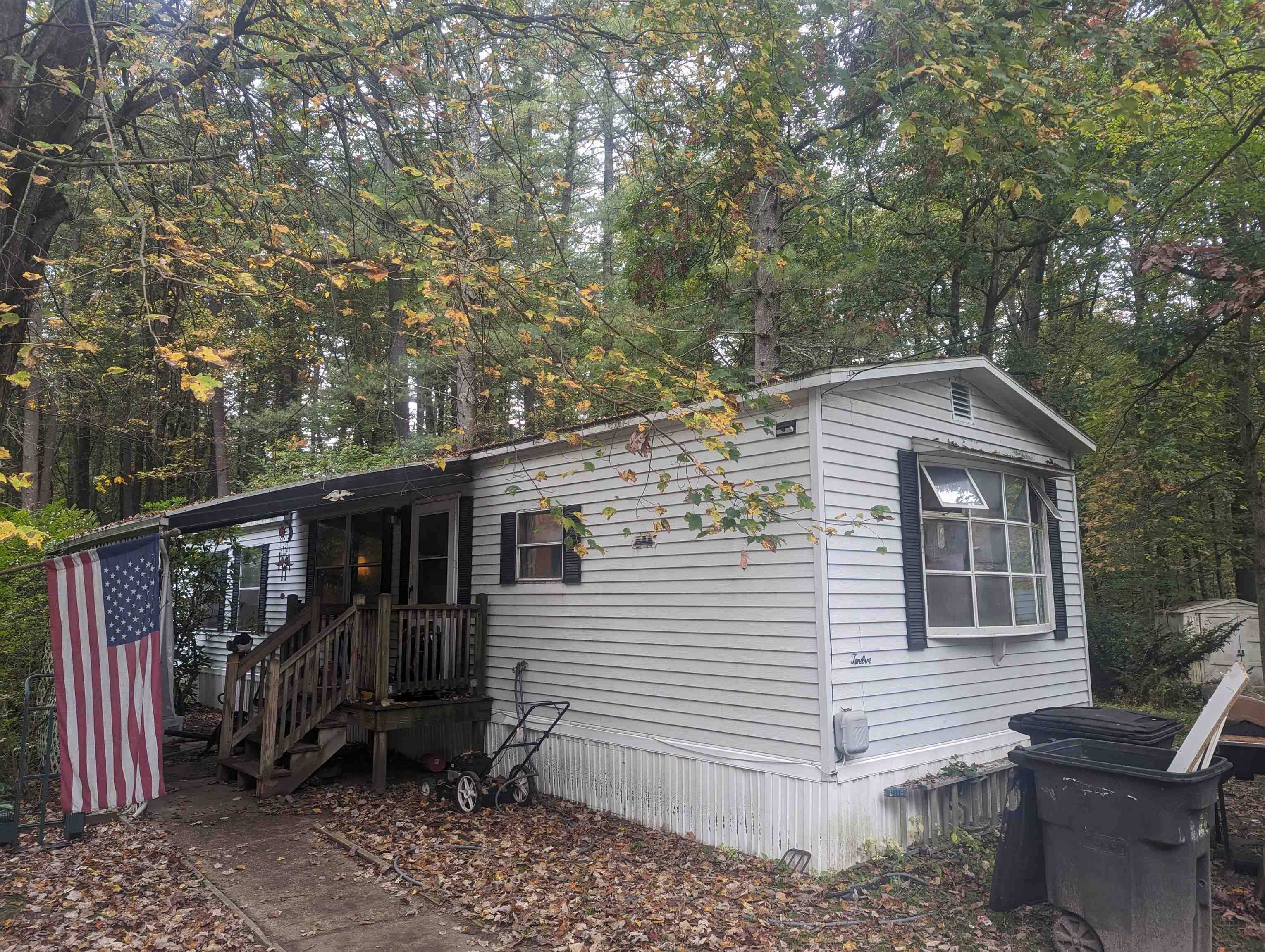 12 Lunar LN, Nashua, NH 03062