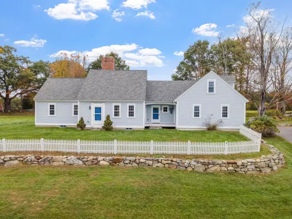 26 Ring RD, Chichester, NH 03258