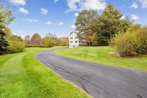 Pelham, NH 03076,16 Clark CIR