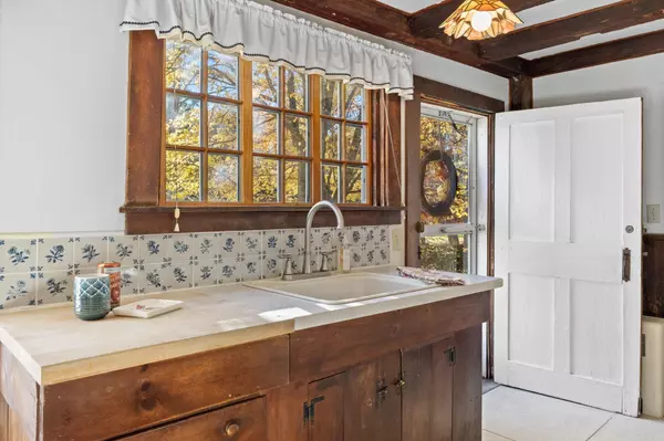 Mont Vernon, NH 03057,132 Francestown TPKE