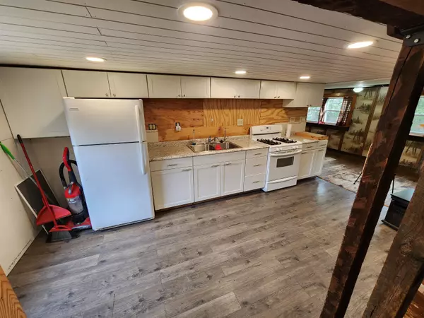 Farmington, NH 03835,112 Milton RD