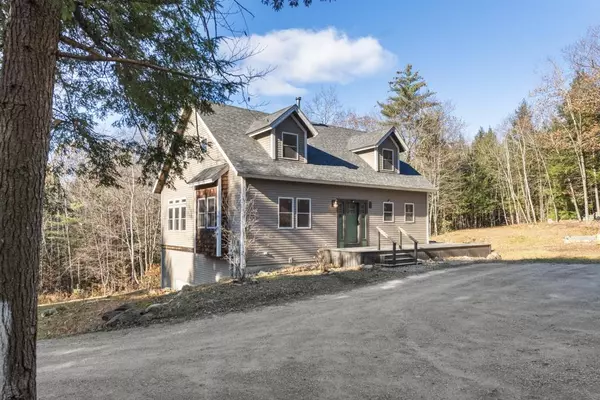 552 Coolidge Woods RD, New Hampton, NH 03256