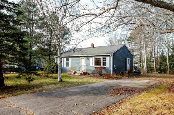 44 Buttonwood RD,  South Berwick,  ME 03908