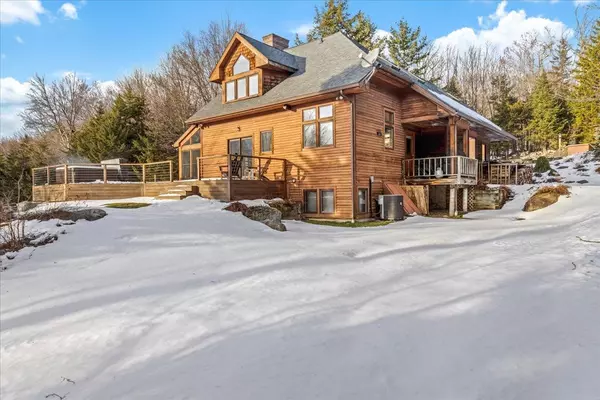 Stowe, VT 05672,46 Mill LN