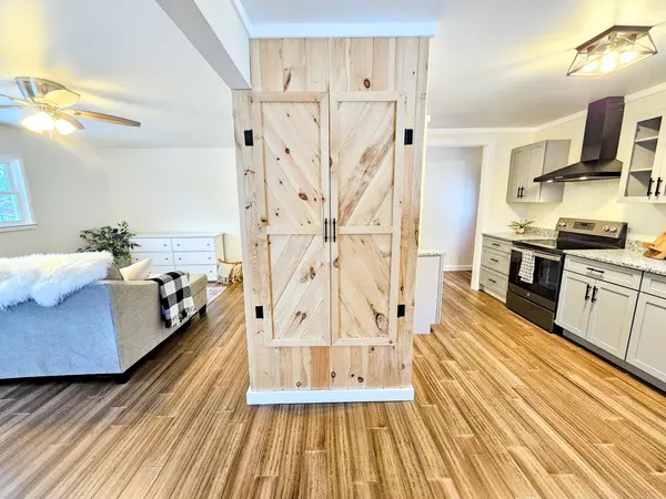 Wilmington, VT 05363,19 Stowe Hill RD