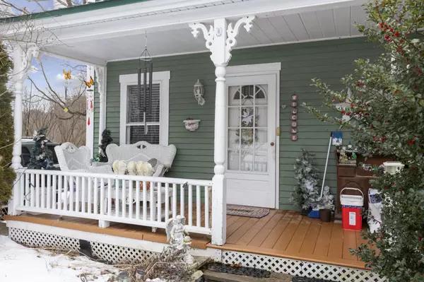 Milton, NH 03851,35 Dawson ST