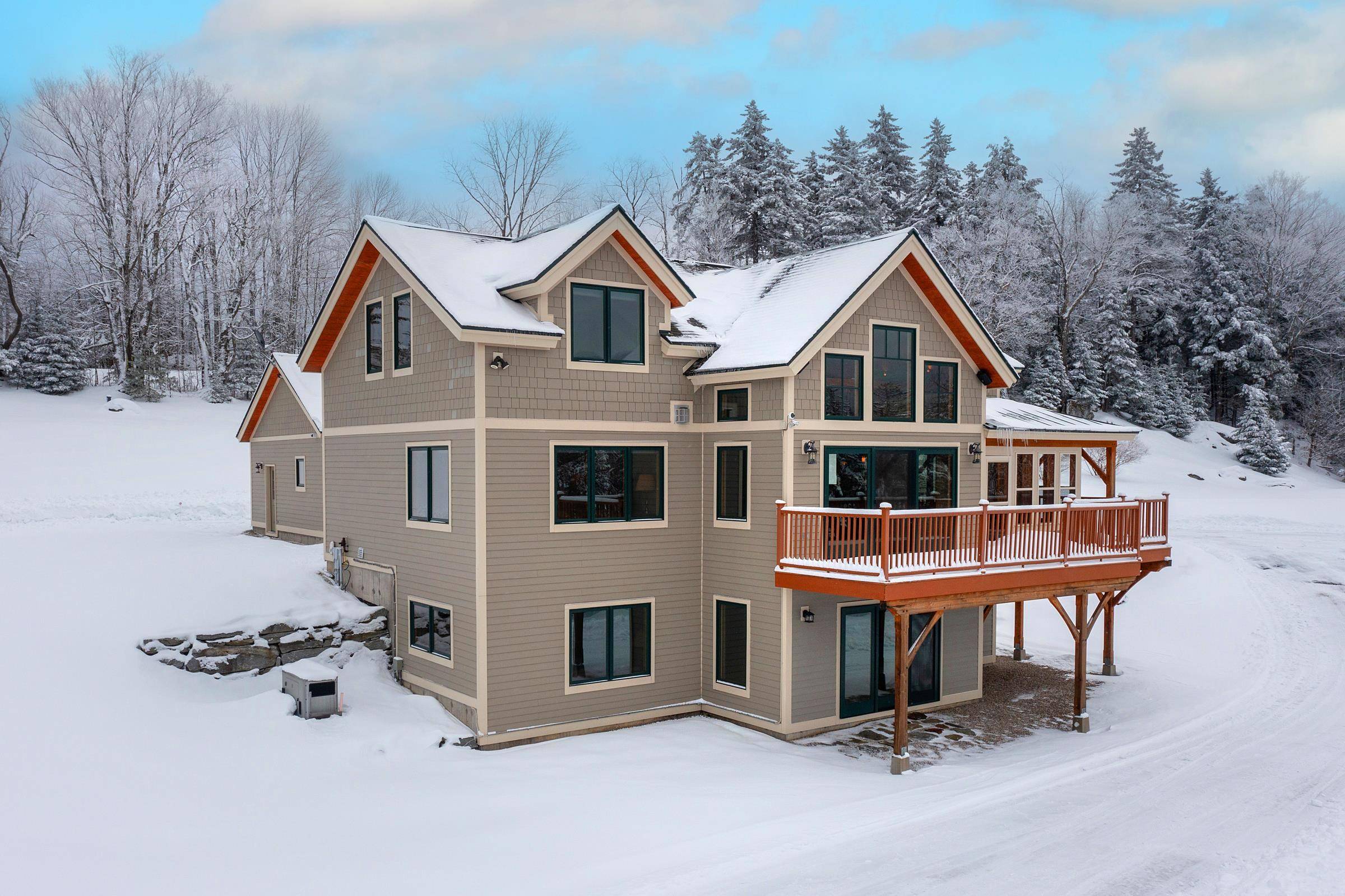 92 Spruce LN, Mount Holly, VT 05758