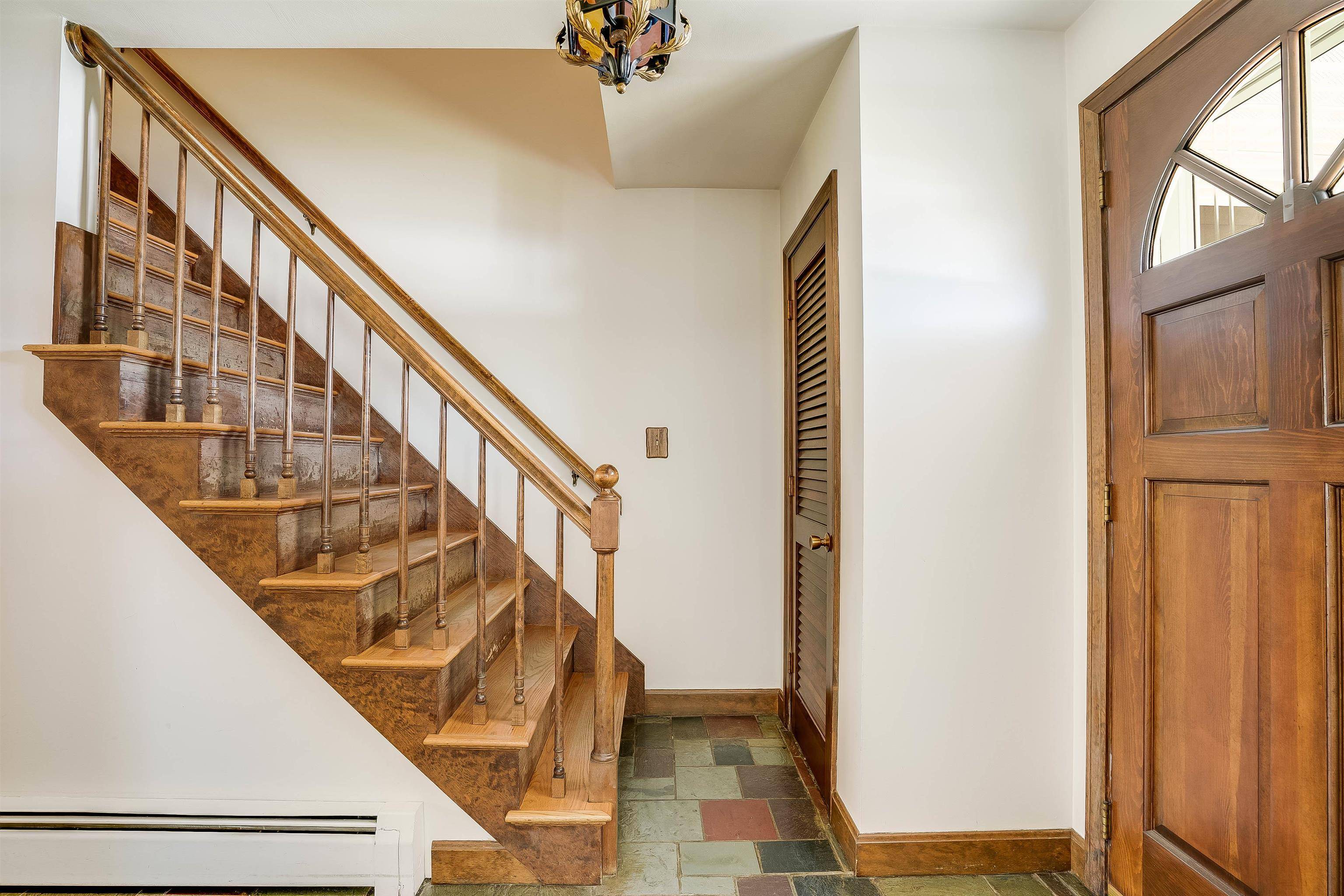 Nashua, NH 03062,22 Spencer DR