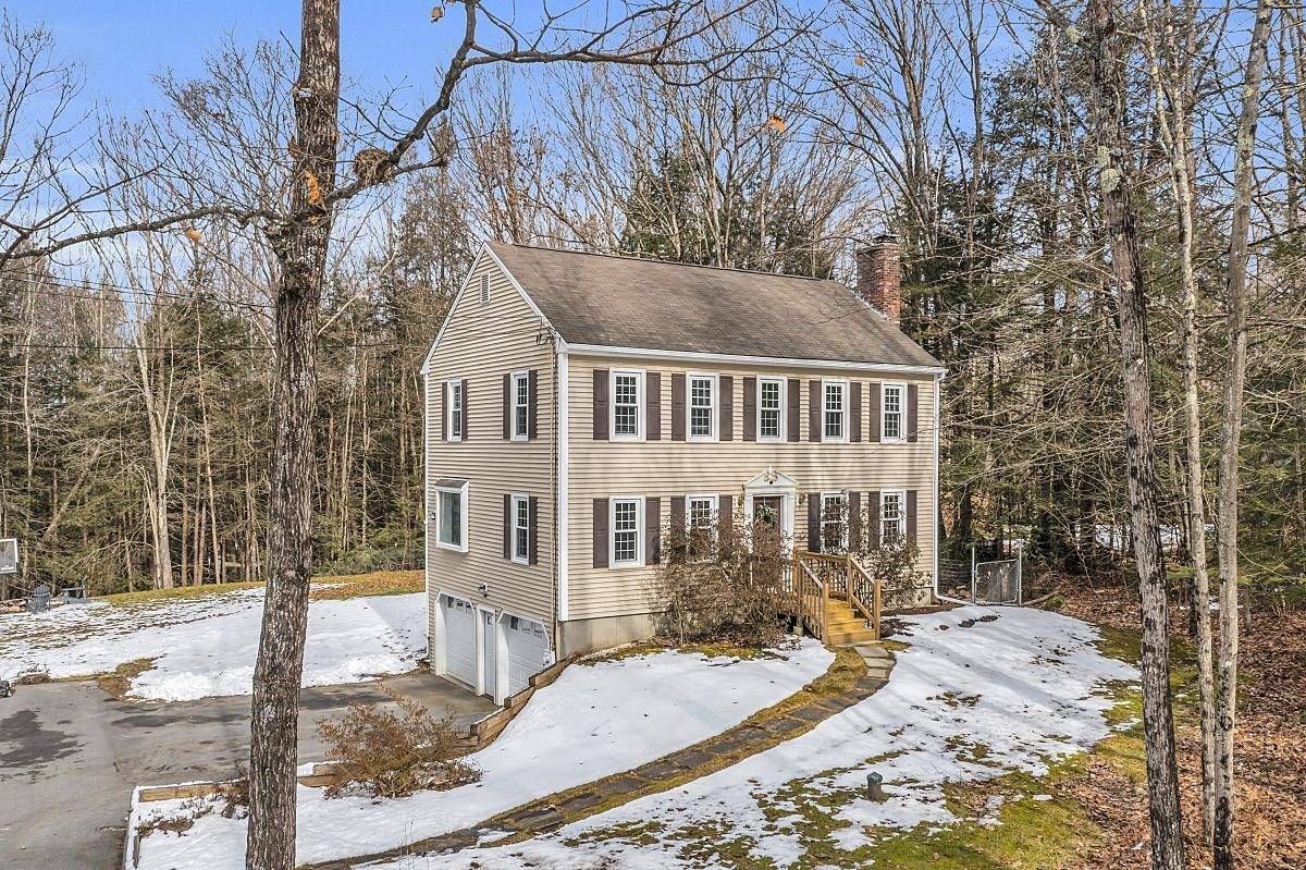 167 Partridgeberry LN, Swanzey, NH 03446