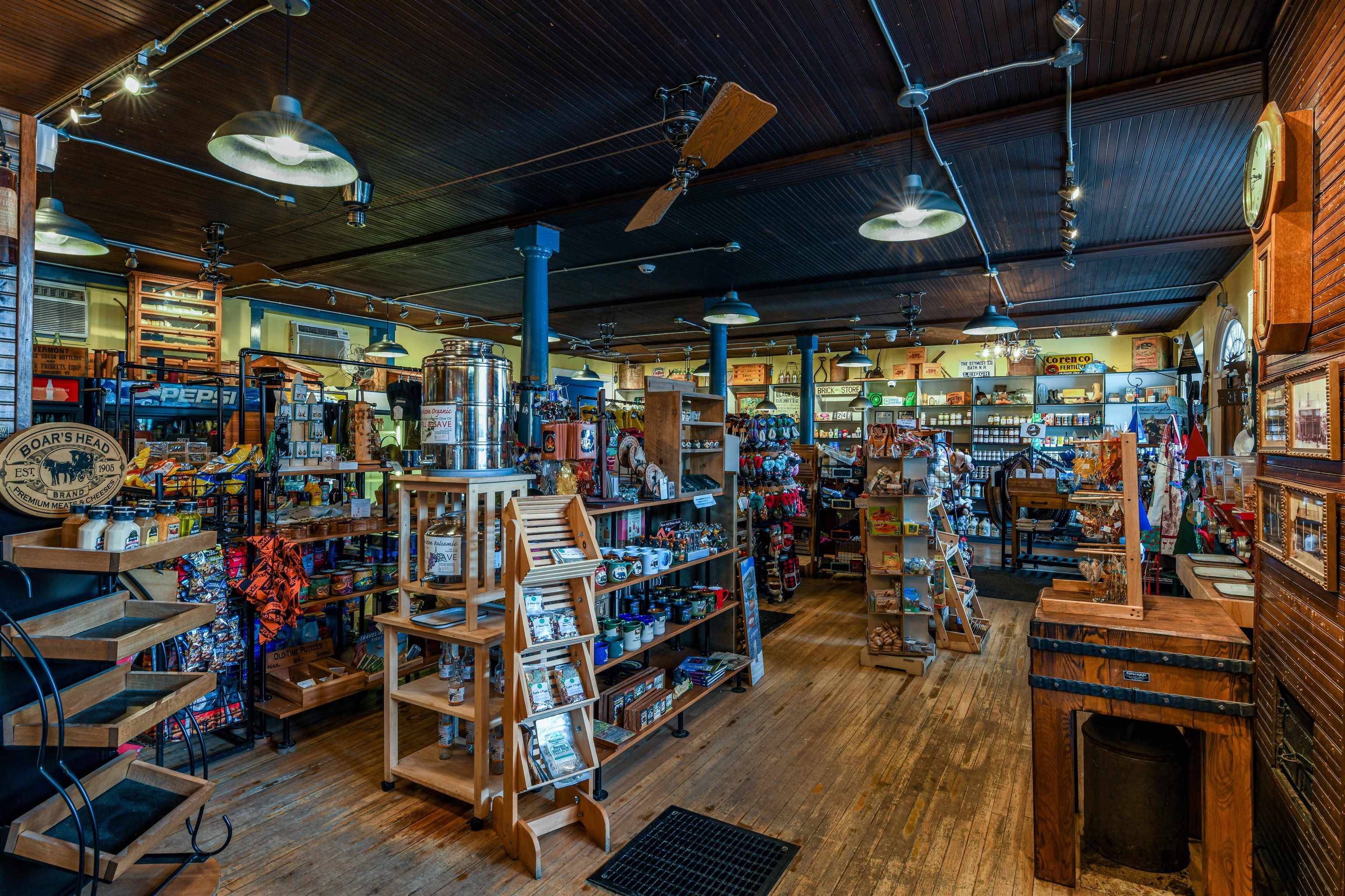Bath, NH 03740,21 Lisbon RD