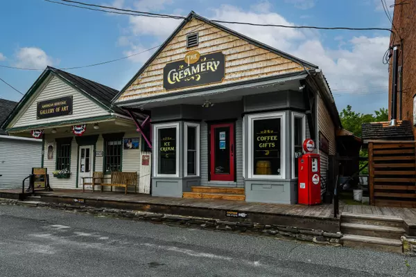 Bath, NH 03740,21 Lisbon RD