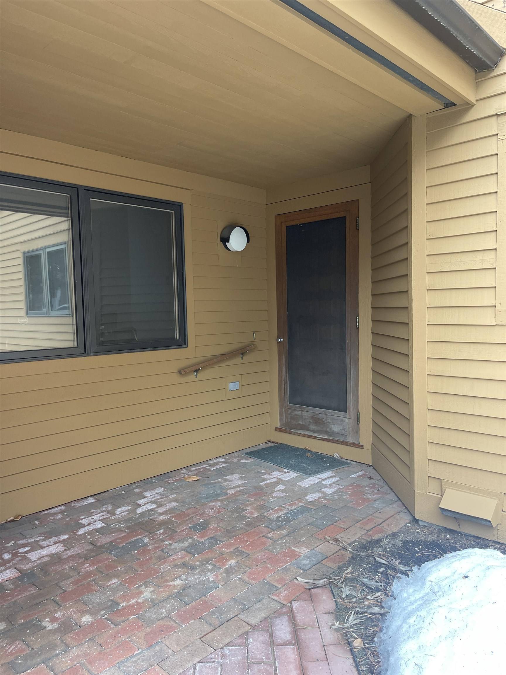 Hanover, NH 03755,5 Courtyard