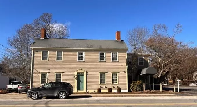 16 Long Sands RD, York, ME 03909