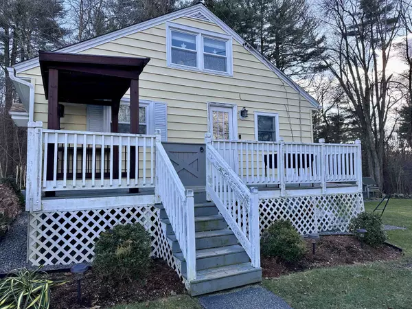 Pelham, NH 03076,2 Doris AVE