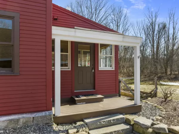 Auburn, NH 03032,776 Chester RD