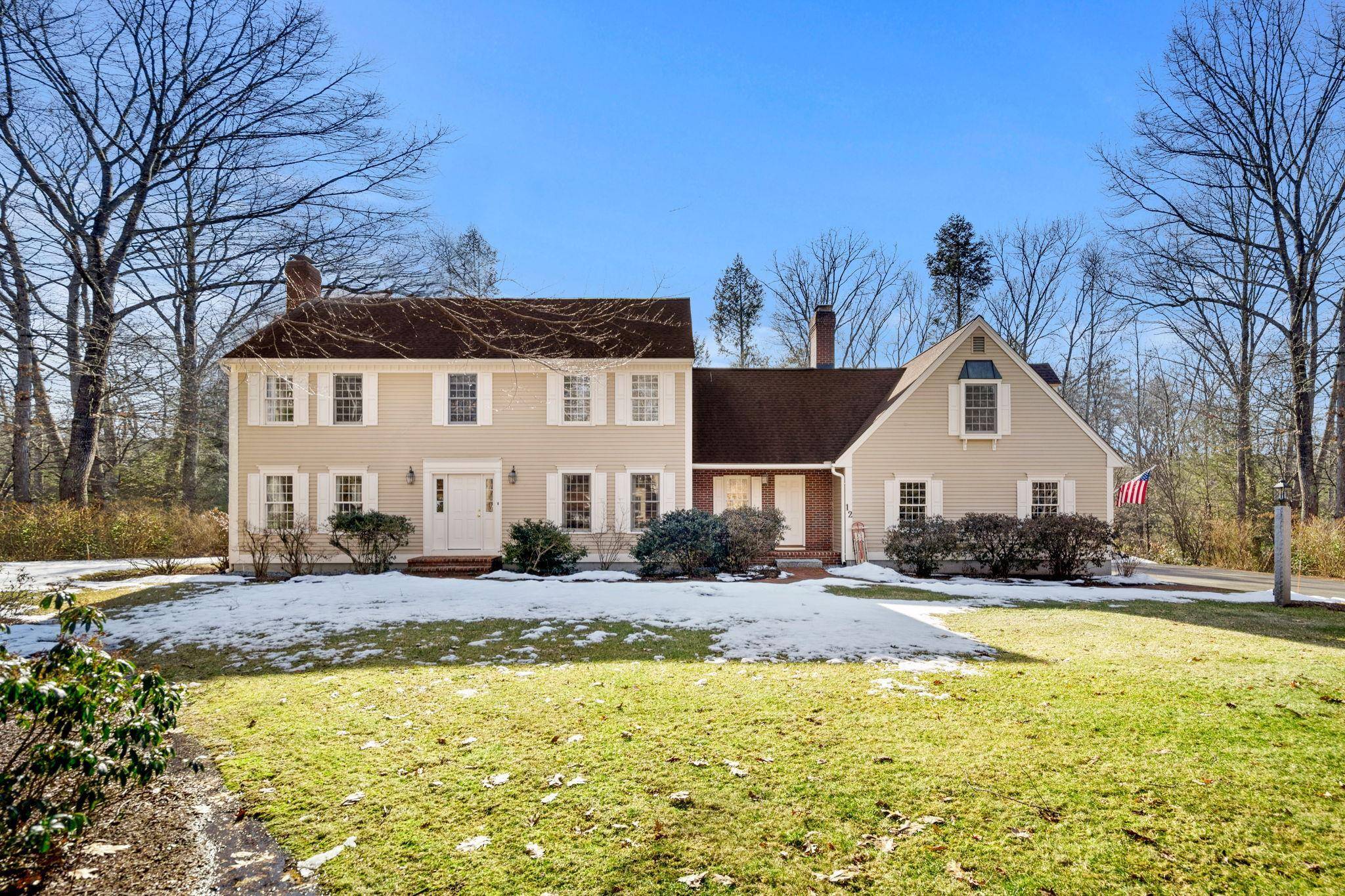 12 Boxwood RD, Bedford, NH 03110