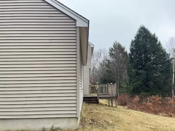Rochester, NH 03874,21 Quail DR