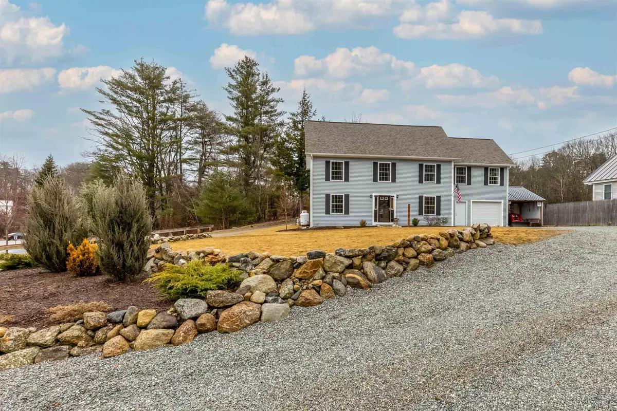 Henniker, NH 03242,10 Pike ST