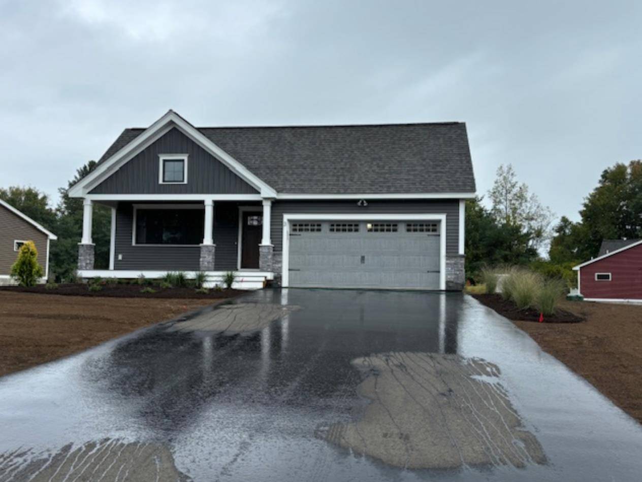 3 Taylor CIR #3, Brentwood, NH 03833