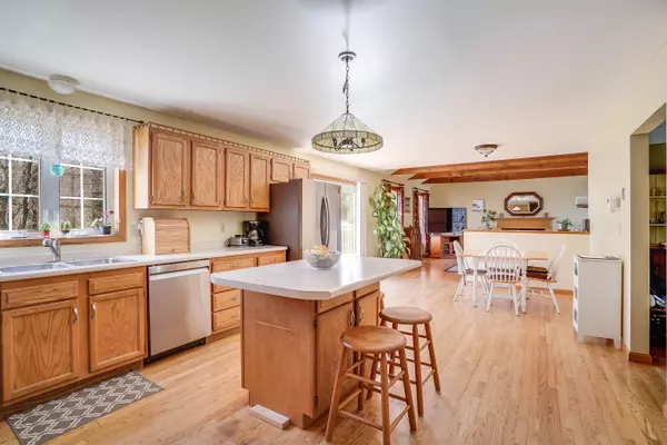 Brookline, NH 03033,7 Blueberry LN