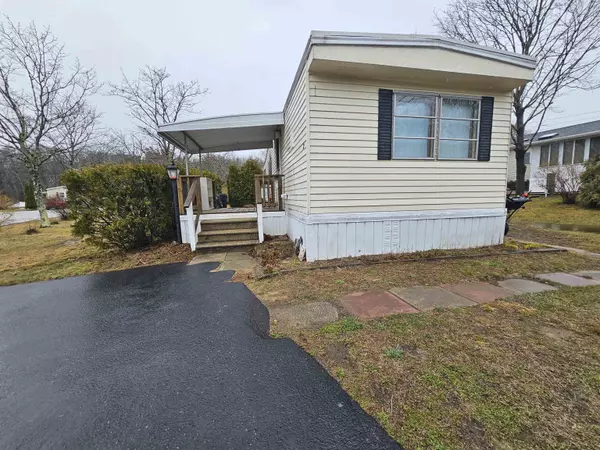 Dover, NH 03820,2 Cloverdale CIR