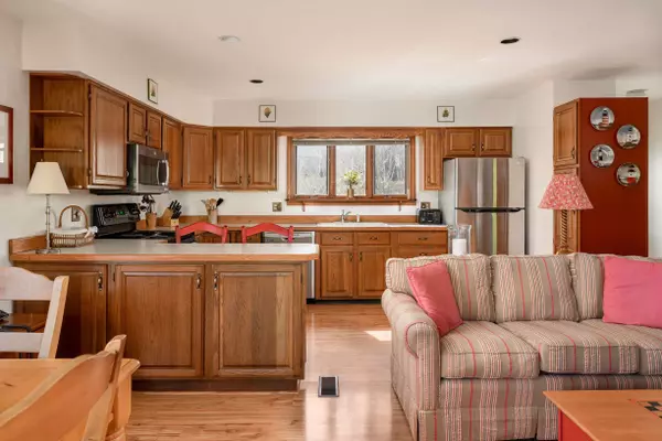 Ogunquit, ME 03907-3235,52 Green Needle LN