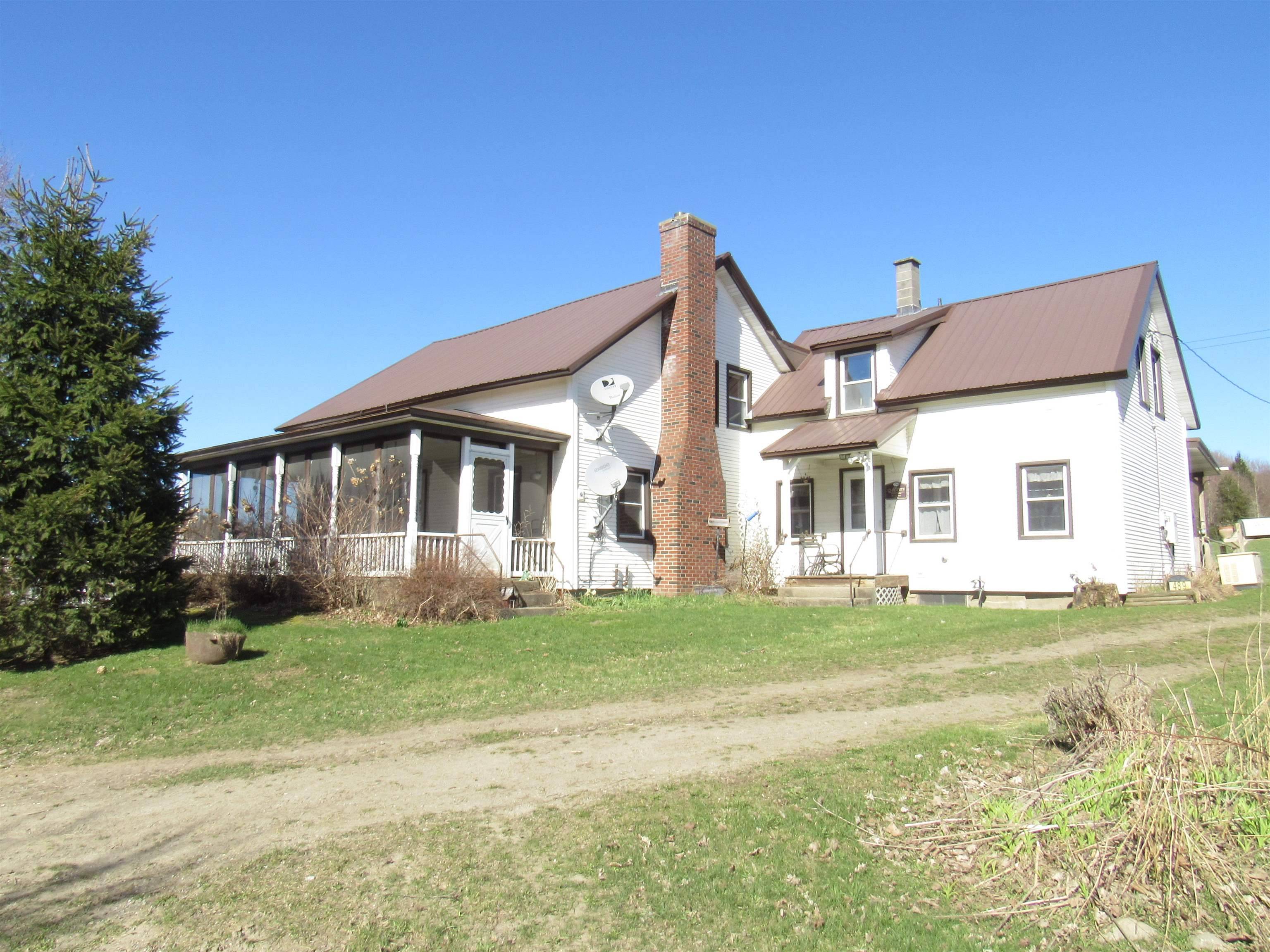 489 Cleveland RD, Coventry, VT 05825