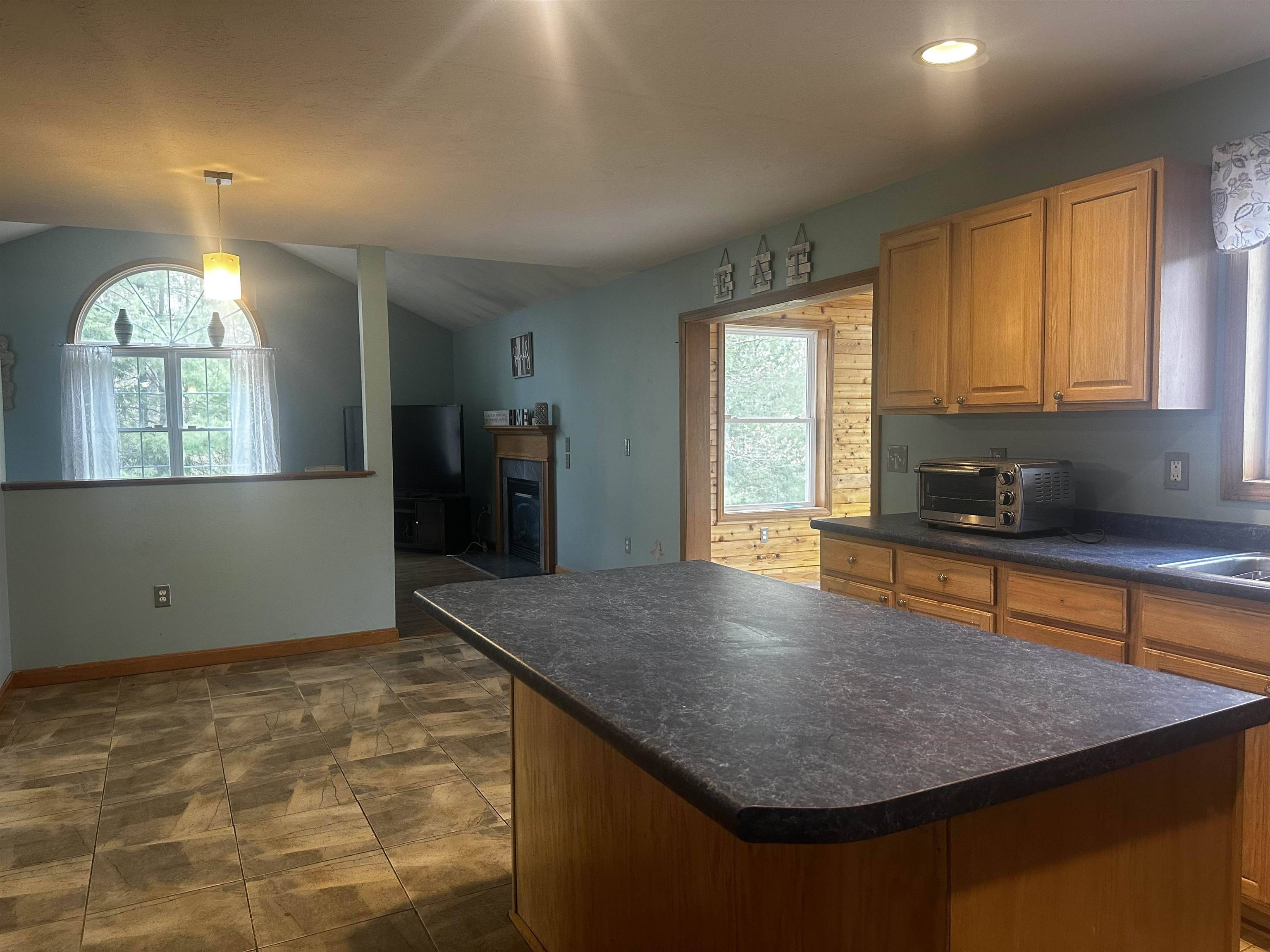 Brookline, NH 03033,17 High View DR