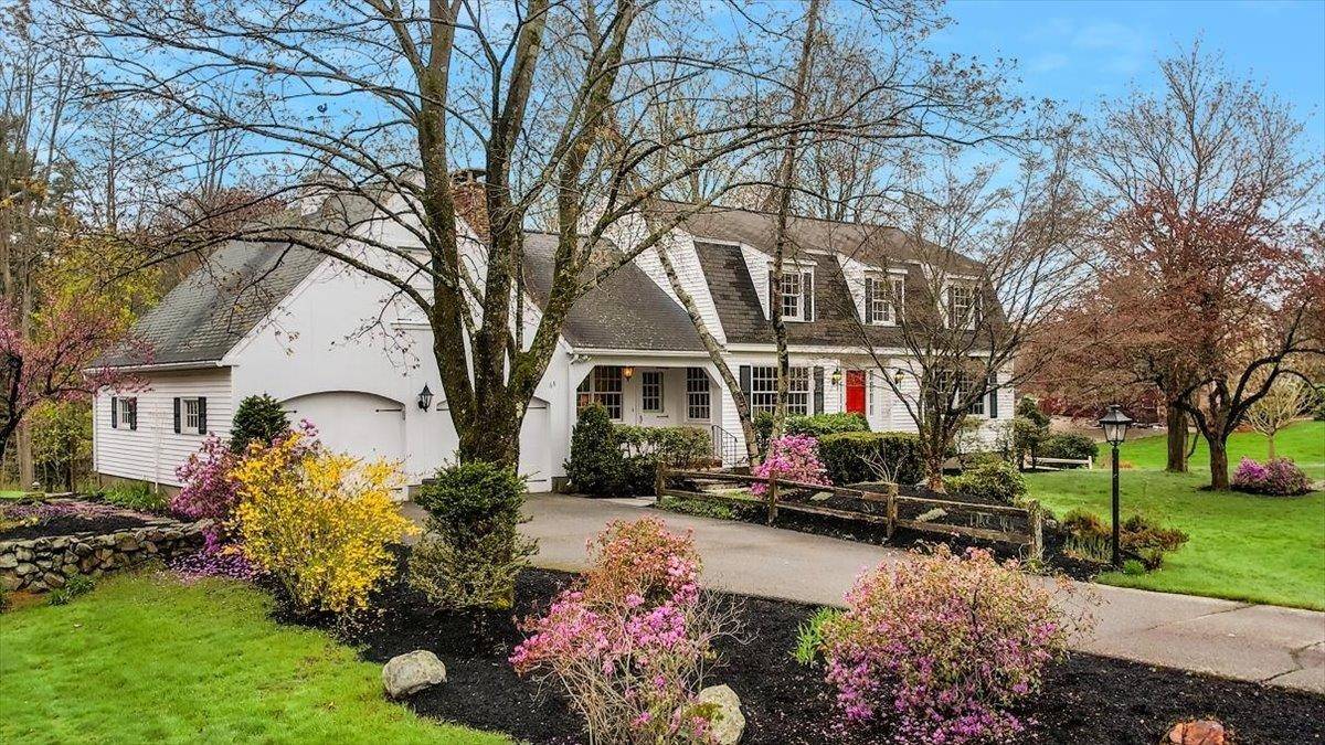 68 Rundlett Hill RD, Bedford, NH 03110