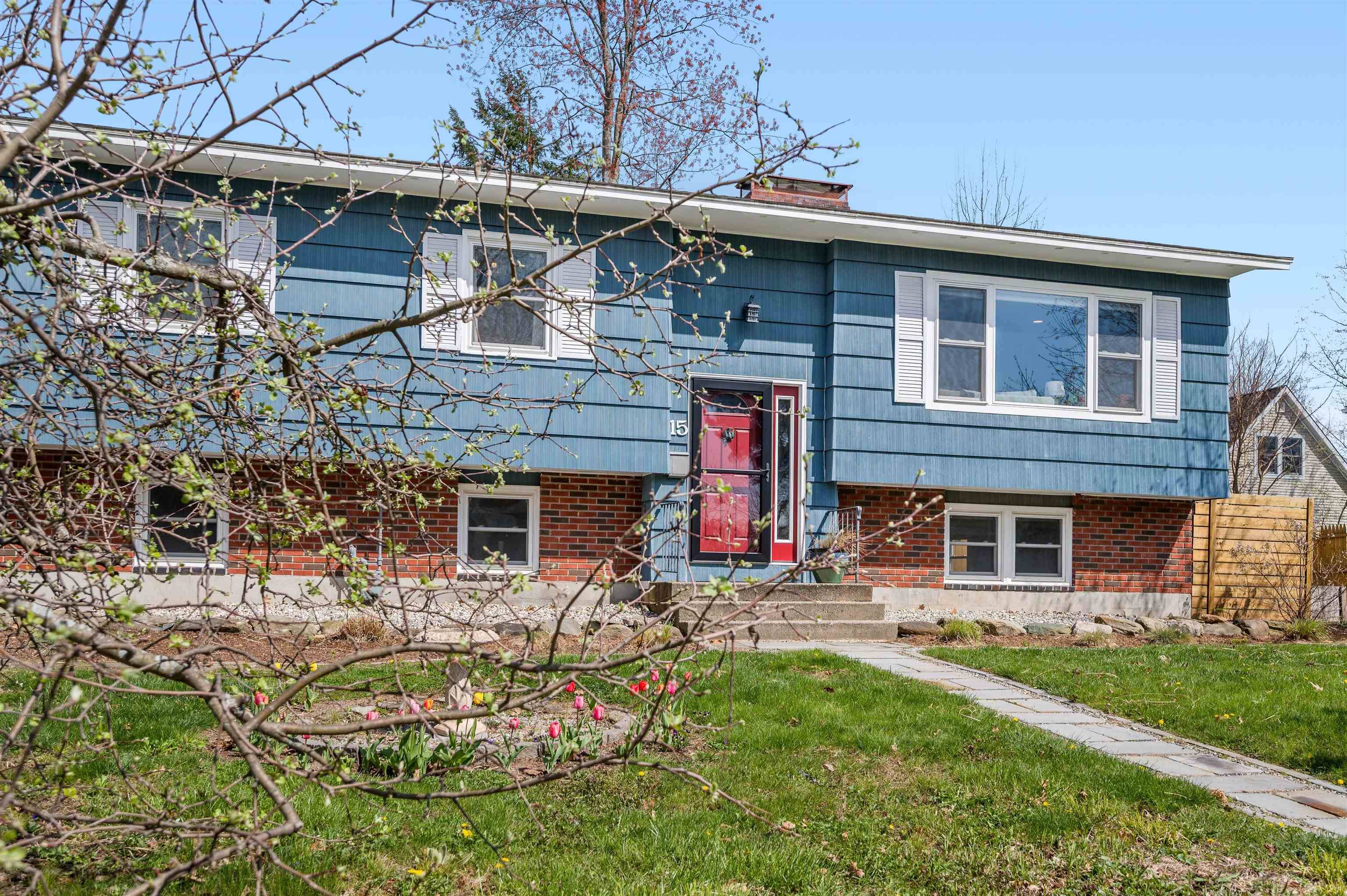 15 Deborah DR, South Burlington, VT 05403