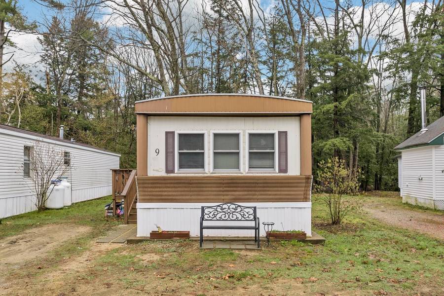 343 Old Lake Shore RD #9, Gilford, NH 03249