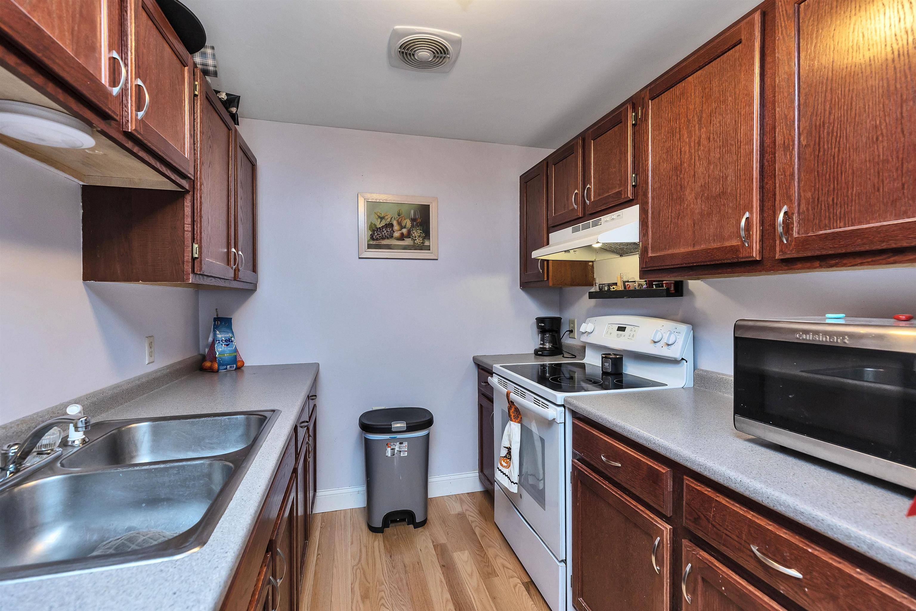 Manchester, NH 03104,40 Eastern AVE #204